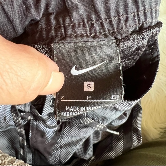 NIKE BOARD SHORTS‎ SWIM TRUNKS MENS Small - Picture 2 of 8